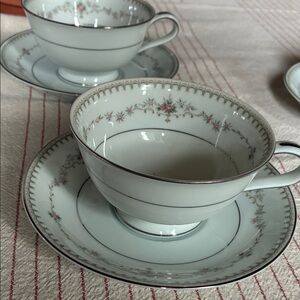 Noritake cup and saucer set of 4